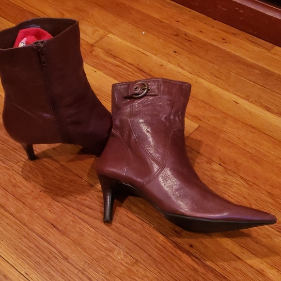 boots - Picture 3 of 3